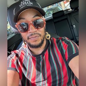 Meet your Posher, Elio